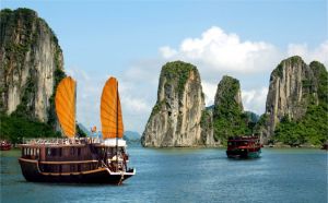 Inspiring photos - Asiam style - halong-bay-boats-vietnam.jpg
